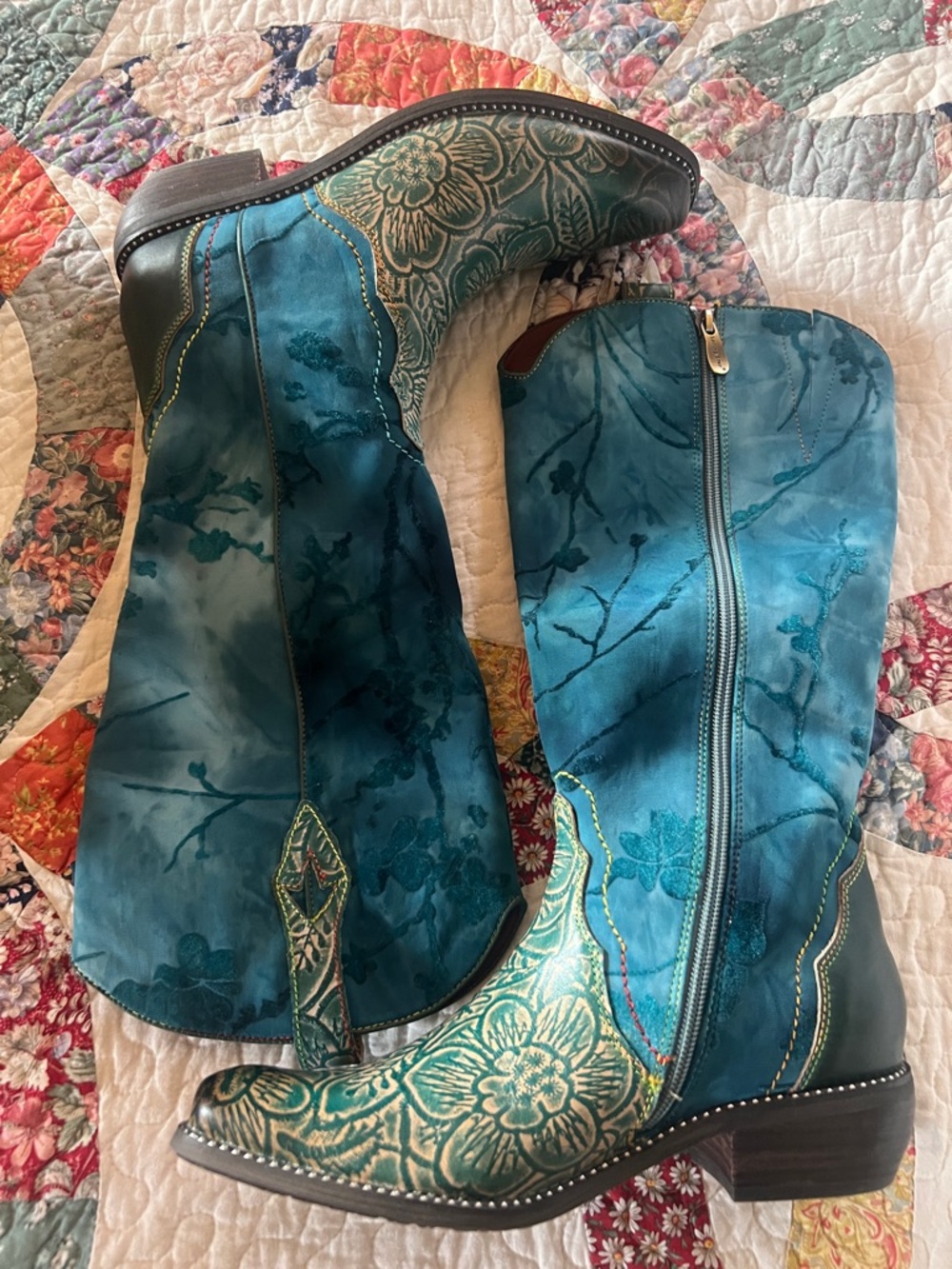 Brand New In box 👢Spring Step Turquoise Western Boots 🩵🩵🩵